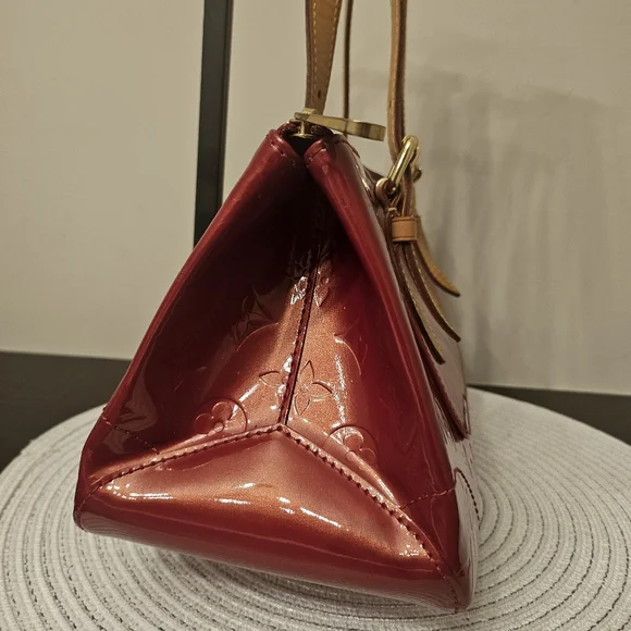 Louis Vuitton Bedford Shoulder Bag – Vernis Monogram – Red ✨ - Picture 10 of 16
